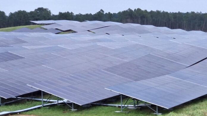 44.000 paneles solares inaugurados en Audenge
