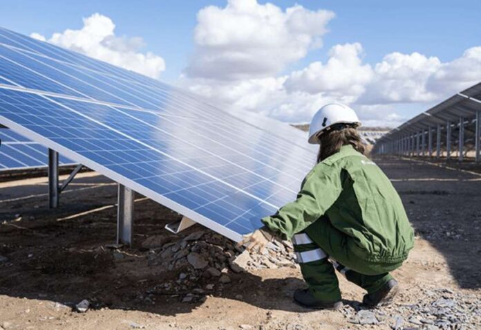 Iberdrola presenta un proyecto de fabricación de paneles solares a Europa....